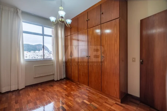 Imagem Apartamento à venda em Copacabana, 3Qtos, 143m2, 1vaga, na Barão de Ipanema