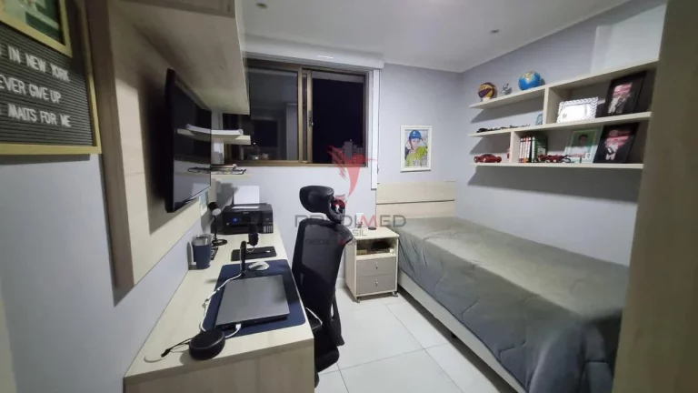 Imagem Apartamento com dois quartos andar alto no Brisamar