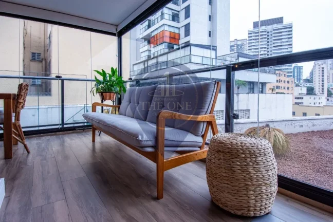 Imagem Apartamento à venda na Vila Mariana, São Paulo-SP: 1 quarto, 2 salas, 2 banheiros, 2 vagas e 69m²! Confira já!