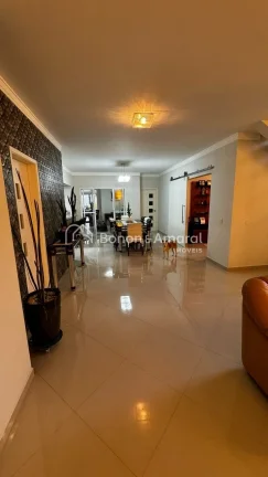 Imagem Casa térrea com 300 m² de construção e 600 m² de terreno.

Imóvel com estrutura sólida, ambie...