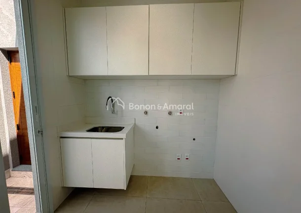 Imagem Maravilhosa casa térrea, acabamento de primeira, com 3 suítes todas com armários e ar condicionad...