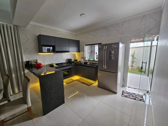 Imagem Linda Casa De Esquina No Ravena