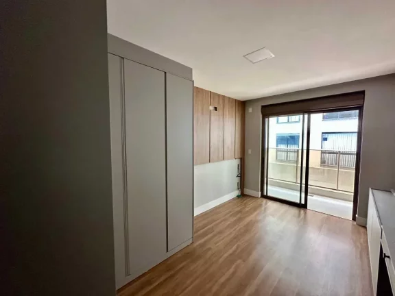 Imagem Apartamento semimobiliado com 3 dormitórios sendo 3 suítes e 2 vagas de garagem em Itajaí