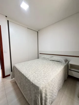 Imagem Apartamento à venda em Vitória da Conquista-BA, bairro Candeias: 2 quartos, 1 suíte, 2 salas, 2 banheiros, vaga de garagem!