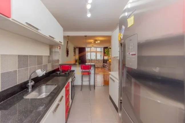 Imagem Apartamento 97m², 2 dormitórios, 2 vagas de garagem, 2 banheiros, área de serviço.
Apartamento l...