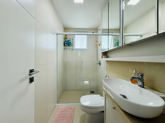 Imagem Apartamento mobiliado com 4 dormitórios sendo 2 suítes e 2 vagas de garagem em Balneário Camboriú