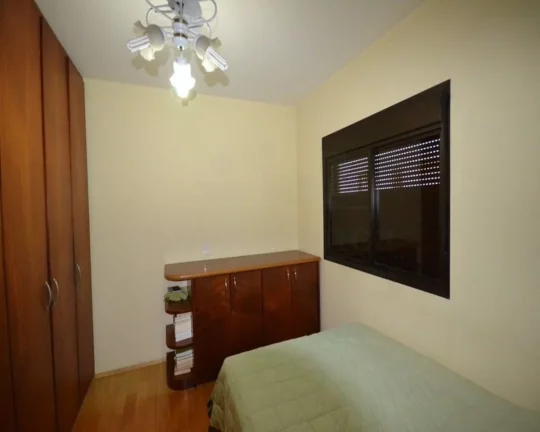 Imagem Apartamento com piso de madeira e armários! Amplo living para 2 ambientes, terraço, lavabo, 4 dorm...