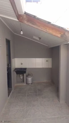 Imagem Terreno com Casa Não Averbada no Condomínio La Salle - Pinheirinho