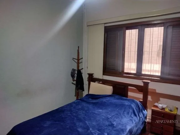 Imagem Casa com 250m2 com 2 vagas , edícula , quintal enorme e lavanderia
