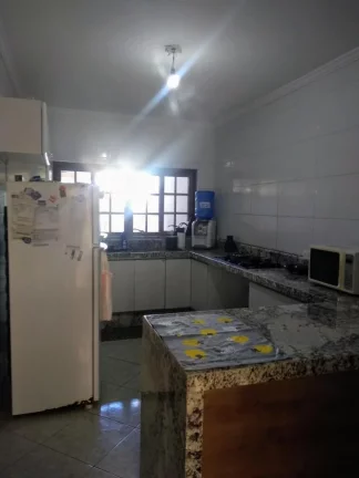 Imagem Lindíssimo sobrado com 3 suítes e acabamento de padrão – Conforto e sofisticação em cada detalhe!