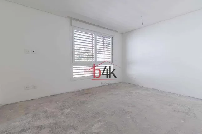 Imagem Casa em Condomínio à venda, 483 m², 4 dormitórios e 5 vagas na Granja Julieta