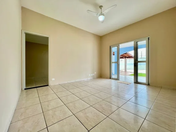 Imagem Casa para Venda em Praia Grande, Caiçara, 2 dormitórios, 1 suíte, 3 banheiros, 3 vagas