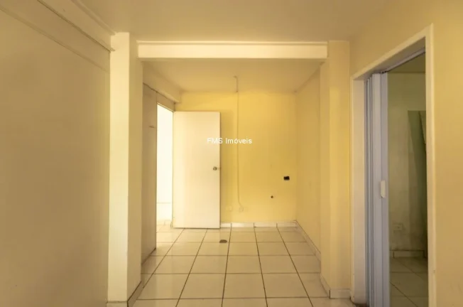 Imagem Loja Comercial de Alto Padrão para Locação no Campo Belo, São Paulo-SP- 2 Banheiros, 3 Vagas de Garagem, 170m² de Área