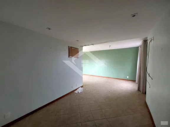 Imagem Casa 5 qrtos (2 Suítes), 2 Salões. Cond. Parque dos Girassois, Campo Grande