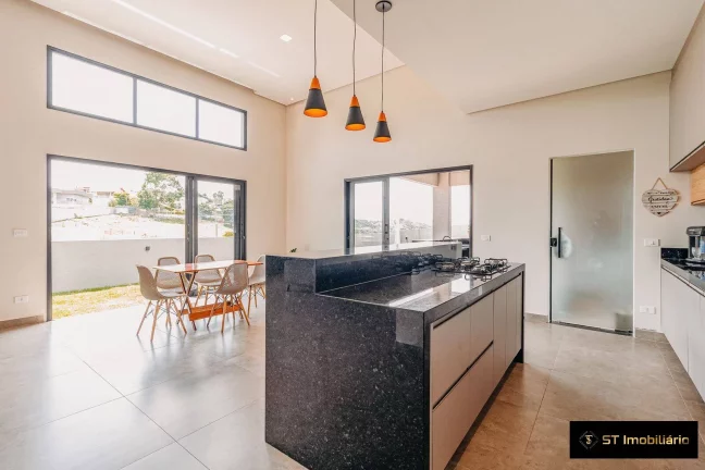 Imagem Casa térrea à venda em Condomínio na região de Atibaia - R$1.590.000!