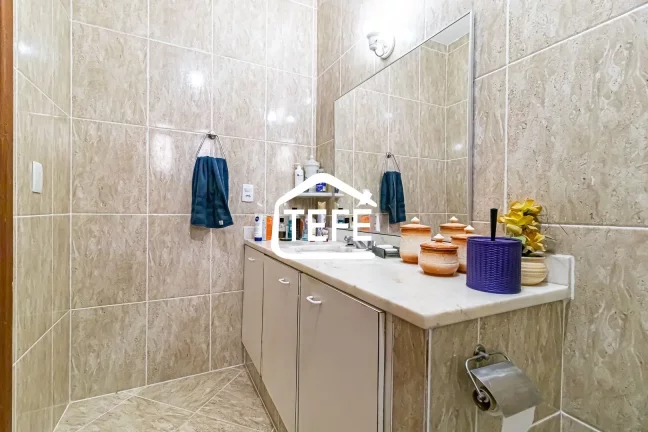 Imagem Casa com INFRA COMPLETA - 5 DORMITÓRIOS - À venda por R$ 1.270.000,00 - BOSQUE DOS ESQUILOS - Anil, RJ