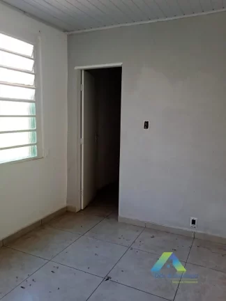 Imagem TERRENO COM 4 CASAS PARA RENDA EM VILA DAS MERCÊS/SP!