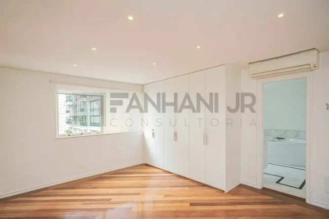 Imagem Cobertura Duplex de Luxo no coração do Jardim Europa! Com uma vista cinematográfica e localização privilegiada, o Condomínio Edifício Villa Adriana