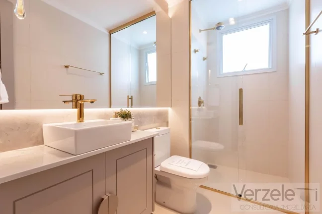 Imagem Apartamento 4 ou + dormitórios para Venda em Balneário Camboriú / SC no bairro Centro