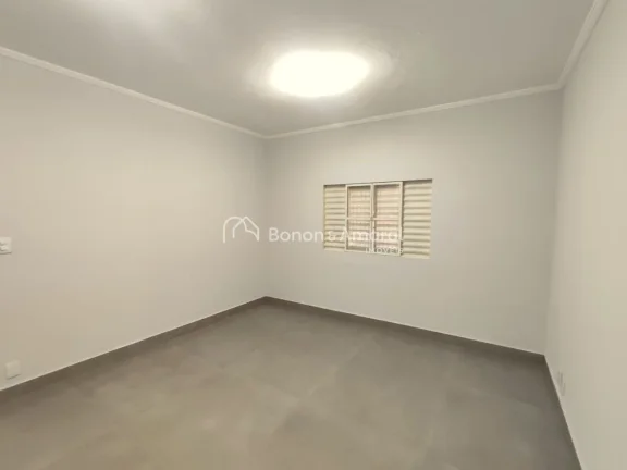 Imagem Casa Comercial para Locação, 6 salas, 4 vagas, saída para a Rod.D.Pedro e Shopping Galleria
Casa ...
