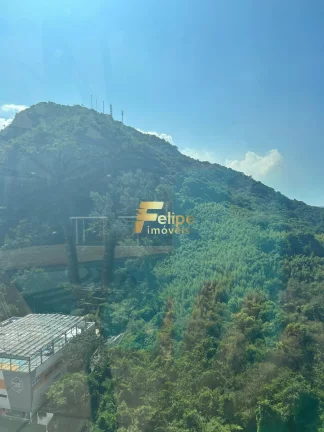 Imagem Este AMPLO E CONFORTÁVEL apartamento de 130,00 m2 de área está localizado no coração da cidade.