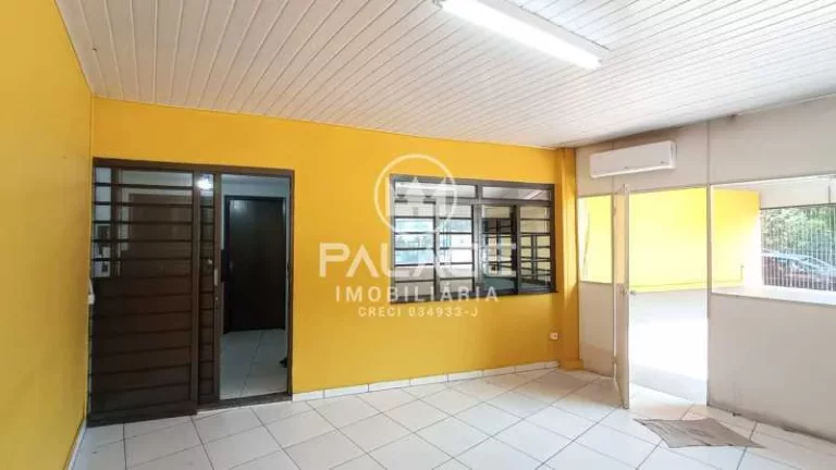 Imagem Excelente ponto comercial disponível para venda, com vão livre de 105m² e área construída total...