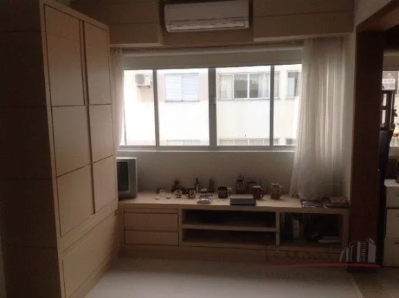 Imagem Cobertura plana, muito espaçosa, posição solar norte. Sala de tv, ampla sala de estar/jantar, ár...