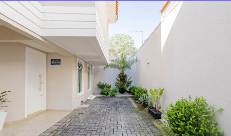 Imagem Sobrado em Condomínio de 3 quartos no bairro Santa Felicidade