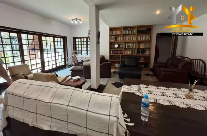 Imagem Casa à venda no condomínio Petit Village na Granja Viana - Batelli Imóveis