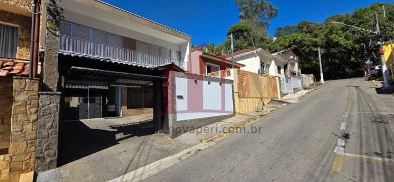 Imagem Oportunidade Única: Casa Comercial à Venda no Centro de Franco da Rocha-SP, 3 Quartos, 1 Suíte, 4 Salas e 2 Vagas de Garagem!