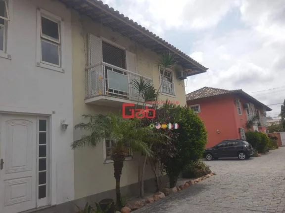 Imagem Apartamento com 2 dormitórios à venda, 65 m² por R$ 365.000,00 - Praia do Siqueira - Cabo Frio/RJ