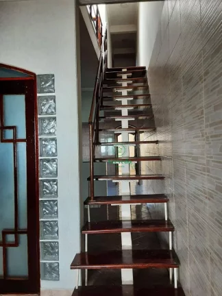 Imagem Sobrado com 4 dormitórios à venda, 191 m² por R$ 680.000,00 - Vila Nova Bonsucesso - Guarulhos/SP