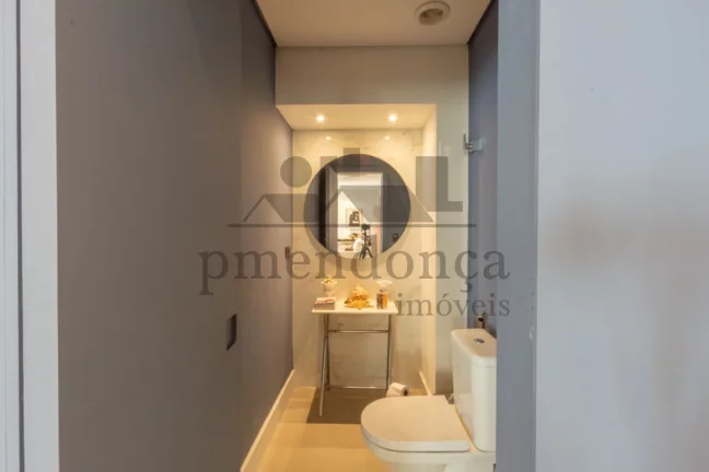 Imagem Apartamento reformado em edifício clássico da Av Angélica, ao lado da Praça Buenos Aires.