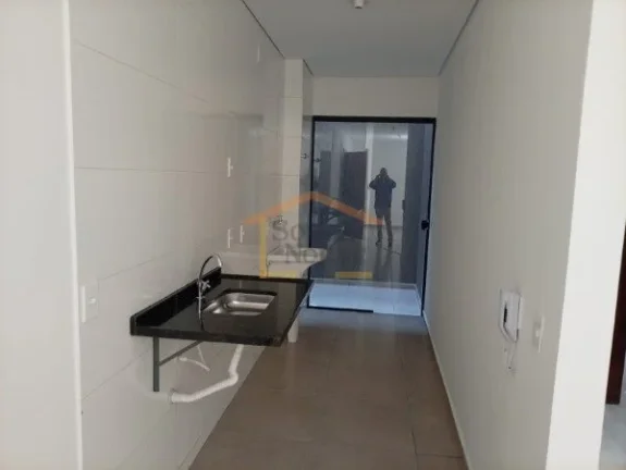 Imagem Apartamento com 53,17m², 2 dormitórios, banheiro, sala com varanda, cozinha e área de serviço. O...