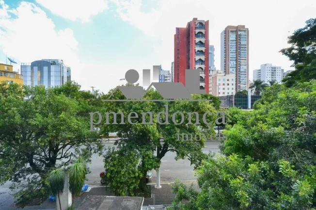 Imagem Apartamento de 141m² em Pinheiros para reforma, 3 quartos e 1 vaga.