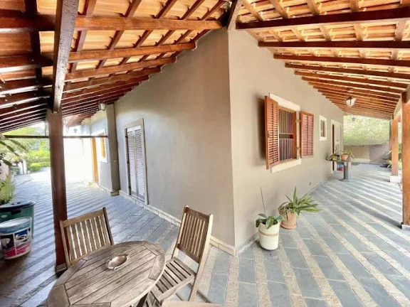 Imagem Cond Chácar dos Lagos - Térrea 3 suítes, anexo gourmet, piscina e pomar!