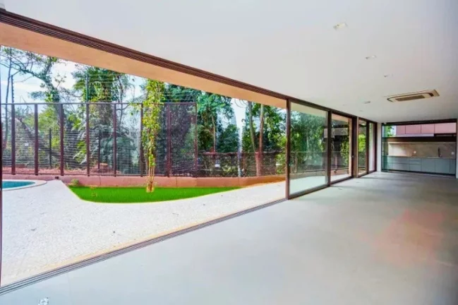 Imagem Casa nova de alto padrão em Condomínio na Cidade Jardim - 4 quartos, 4 suítes, 4 salas, 6 banheiros, 3 vagas de garagem - São Paulo-SP