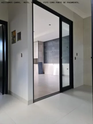 Imagem Alto Padrão para Venda em Maringá, Jardim Espanha, 3 dormitórios, 1 suíte, 2 banheiros, 2 vagas