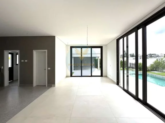 Imagem Casa em Condomínio a Venda no bairro Granja Viana - Carapicuíba, SP