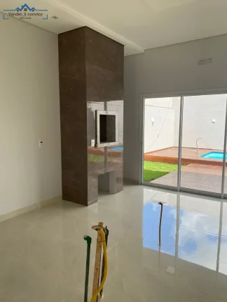 Imagem Imperdível Sobrado à Venda em Toledo-PR, Jardim La Sale II: 3 quartos, 3 suítes, 4 banheiros, 2 vagas, 200m²!