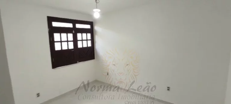 Imagem Casa Duplex em via Pública à venda na Coroa do Meio, próximo à Orla em Aracaju, Sergipe/SE.