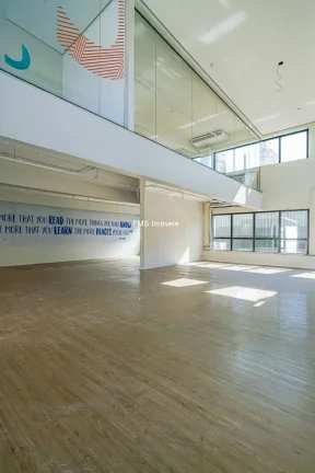 Imagem Imponente Edifício Comercial em Perdizes, São Paulo: 11 Banheiros, 17 Vagas de Garagem, 1.067m² - Venda ou Locação!