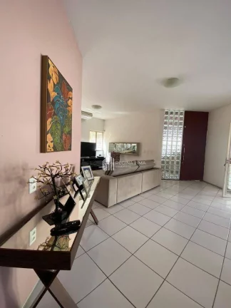 Imagem Casa à venda com 4 dormitórios (três suítes) R$ 1.600.000 - BOM PARA CLINICAS . Jóquei - Teresina/PI