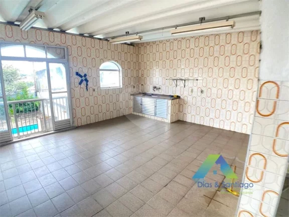 Imagem Casa com piscina em 300m² na Vila das Mercês - Região da Saúde/Zsul.