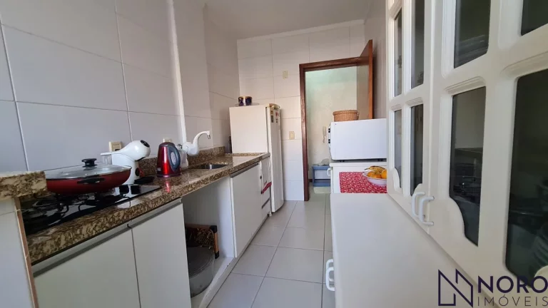 Imagem Apartamento Semi Mobiliado com 2 Dormitórios, Suíte, Churrasqueira e Garagem