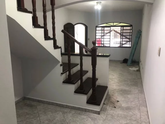Imagem Sobrado com 3 dormitórios para alugar, 180 m² por R$ 2.500/mês - Parque Marajoara - Santo André/SP