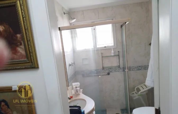 Imagem Espaçoso Apartamento de 3 Quartos em Indianópolis.