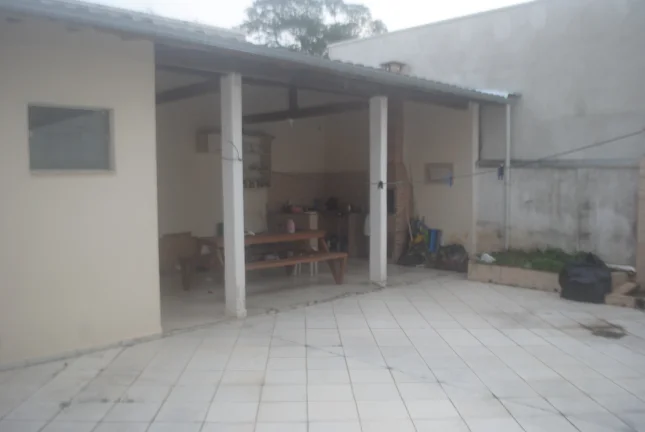 Imagem CASA À VENDA EM CONDOMÍNIO FECHADO