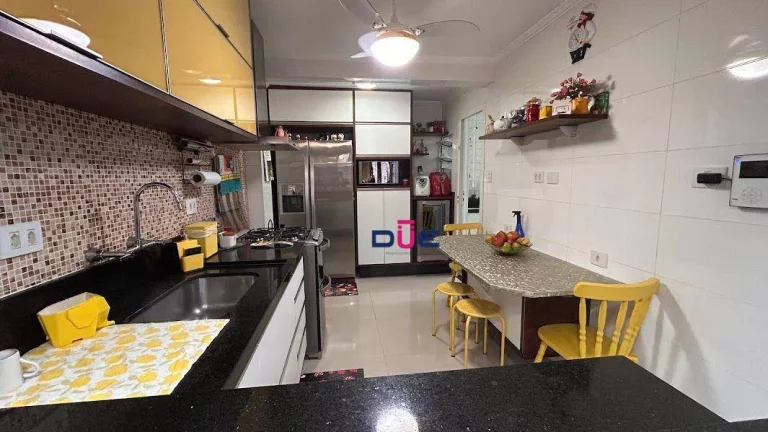 Imagem Sobrado com 2 dormitórios à venda, 89 m² por R$ 900.000 - Marapé - Santos/SP