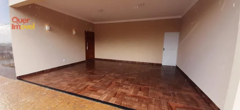Imagem Casa em Condomínio à Venda: 3 Quartos, 1 Suíte, 2 Salas, 3 Banheiros e 2 Vagas, 150m² - Cravinhos-SP, Centro.